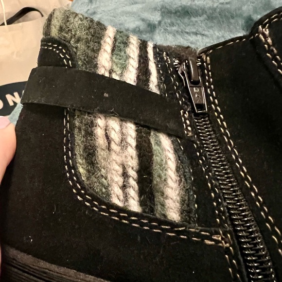 NWOT Earth Origins Black Suede Bootie - Picture 3 of 5